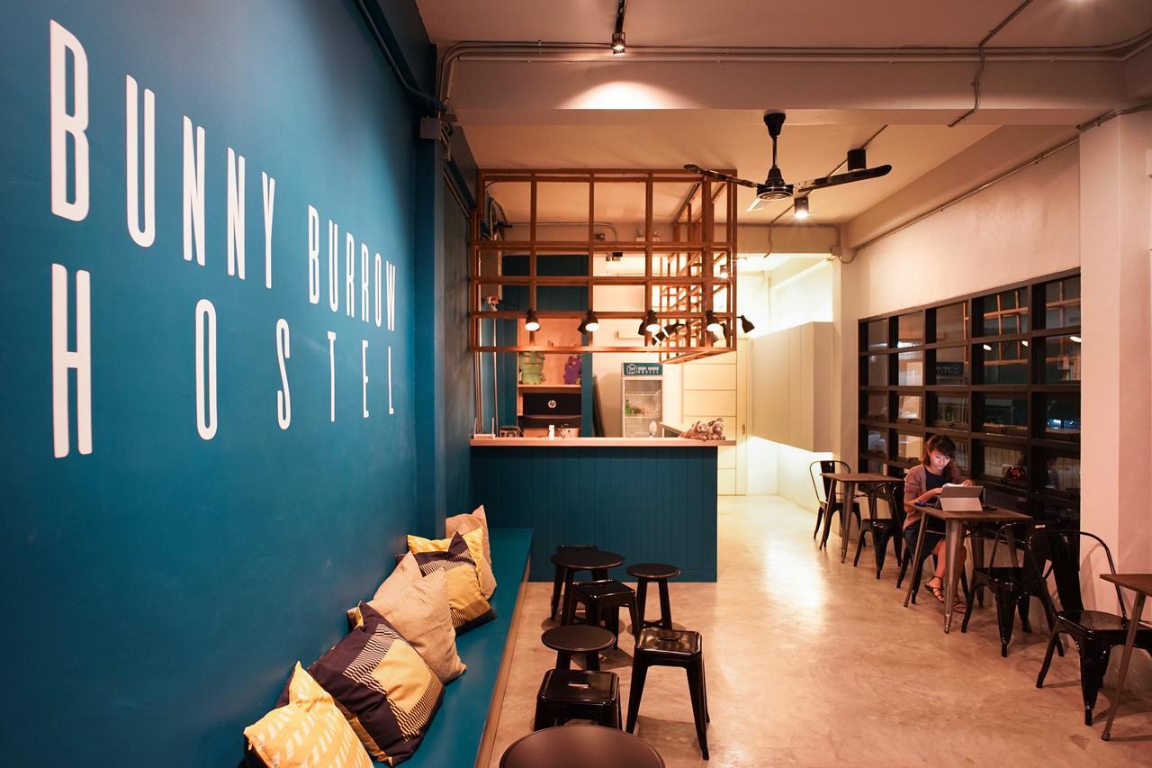 Bunny Burrow Hostel Bangkok Bagian luar foto