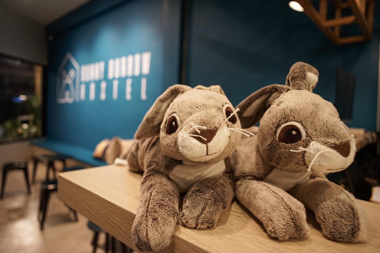 Bunny Burrow Hostel Bangkok Bagian luar foto