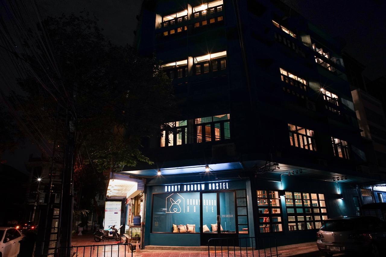 Bunny Burrow Hostel Bangkok Bagian luar foto
