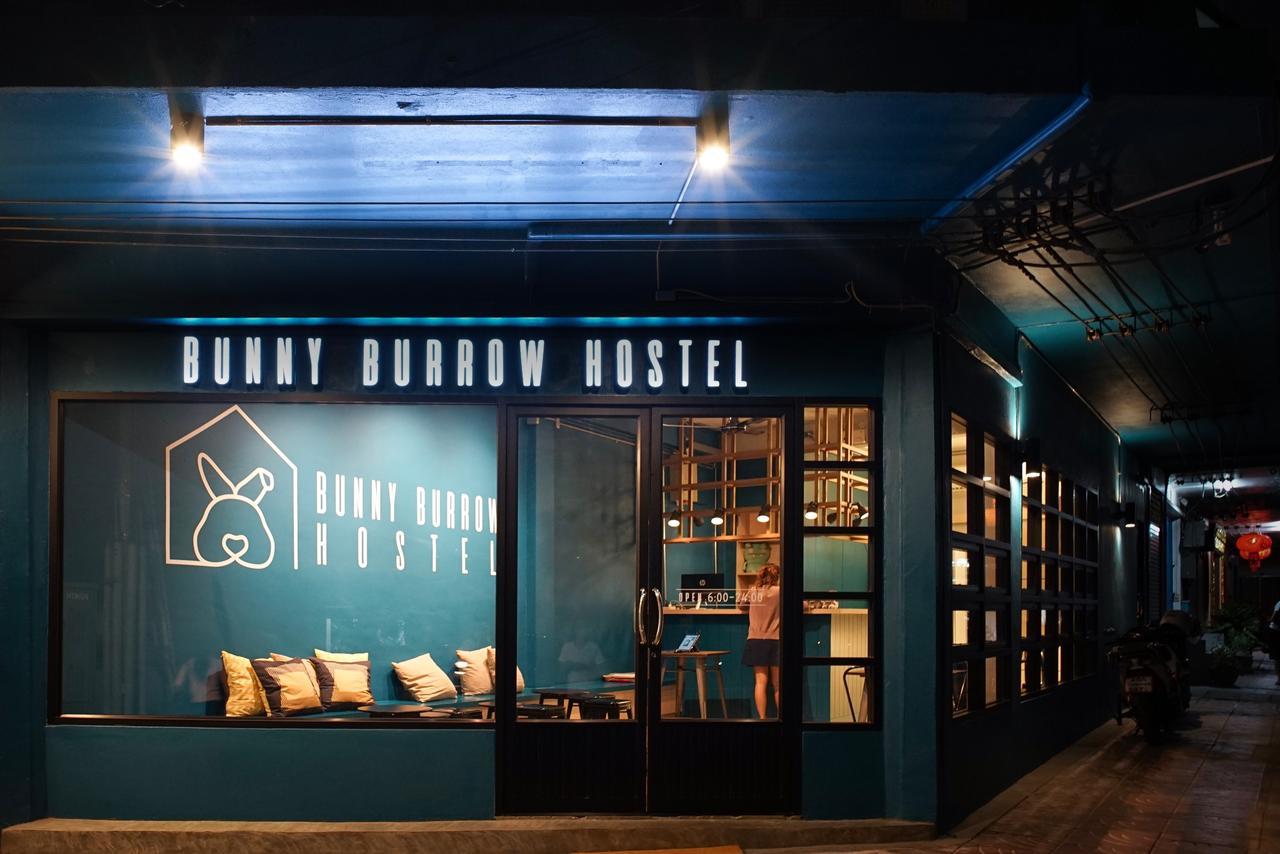Bunny Burrow Hostel Bangkok Bagian luar foto