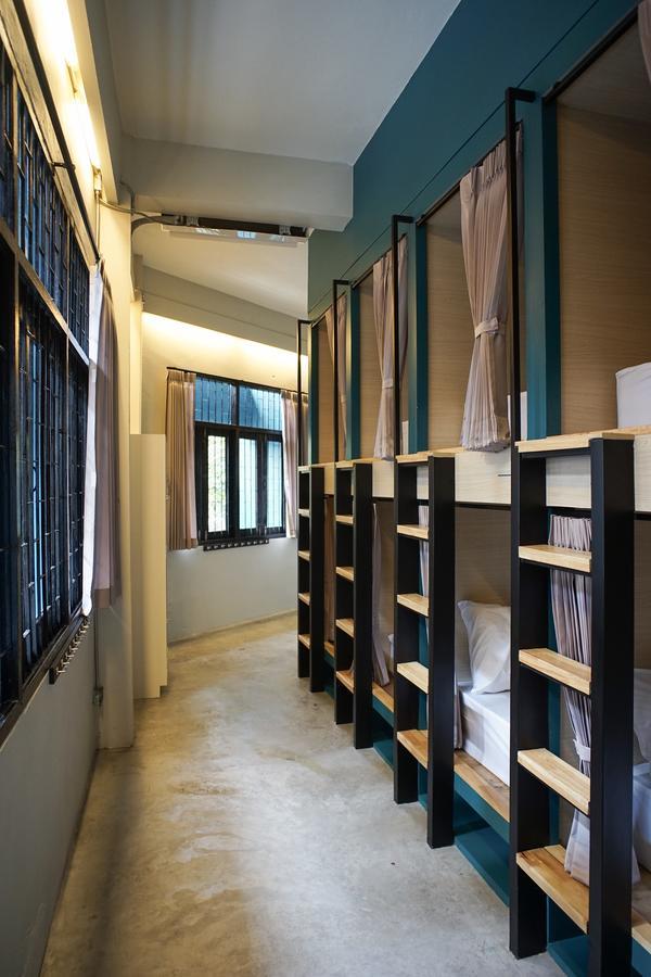 Bunny Burrow Hostel Bangkok Bagian luar foto