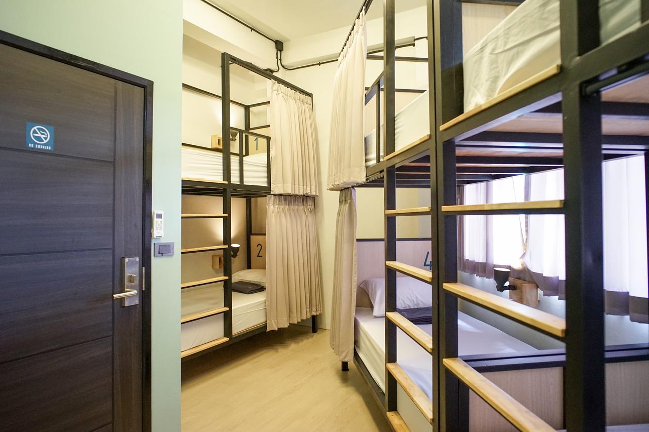 Bunny Burrow Hostel Bangkok Bagian luar foto
